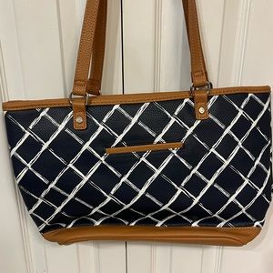 Thirty-One Shoulder Bag. Navy Blue/White Diamond Print with Tan Trim.
